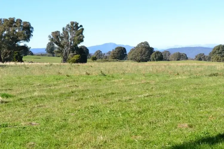 206 Ambrose Drive, Tolmie VIC 3723