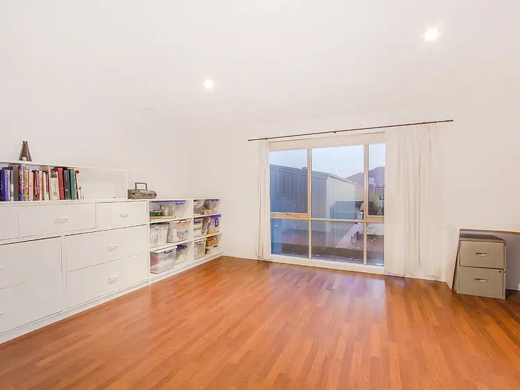 Sixth view of Homely house listing, 5 Lancelot Court, Hillside VIC 3037
