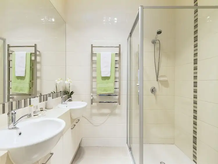 Sixth view of Homely townhouse listing, 32 Inverell Avenue, Mount Waverley VIC 3149