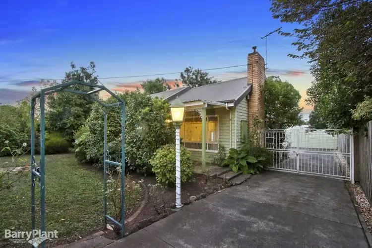 111 Eastfield Road, Croydon VIC 3136
