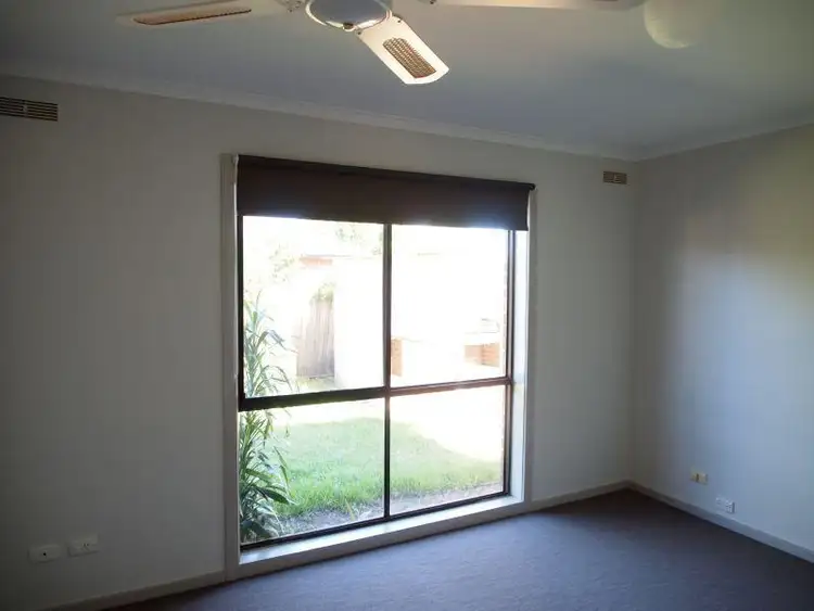 Seventh view of Homely house listing, 6 Alvin Court, Bairnsdale VIC 3875