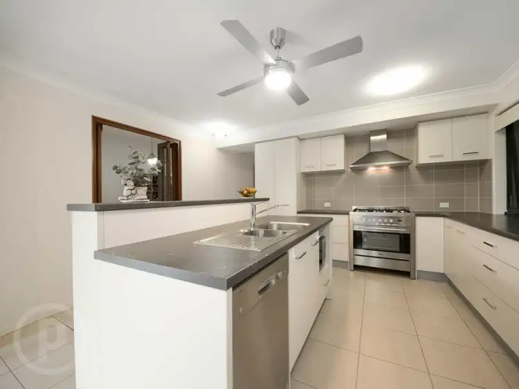 Fifth view of Homely house listing, 39 Fiddlewood Crescent, Bellbowrie QLD 4070