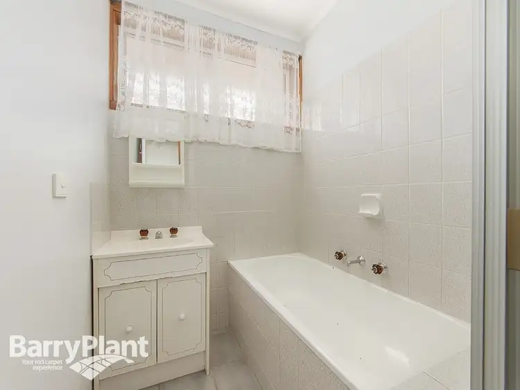 Fifth view of Homely unit listing, 1/74 Avondale Avenue, St Albans VIC 3021