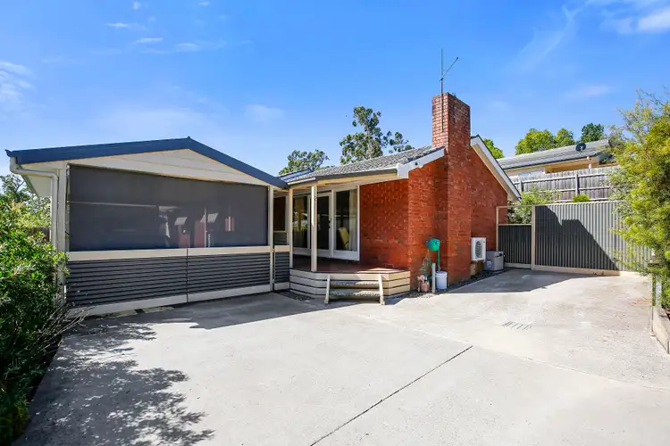 2/20 Old Warburton Road, Seville VIC 3139