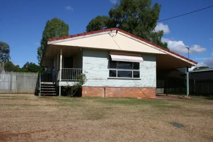 24 Milligan Street, Oakey QLD 4401