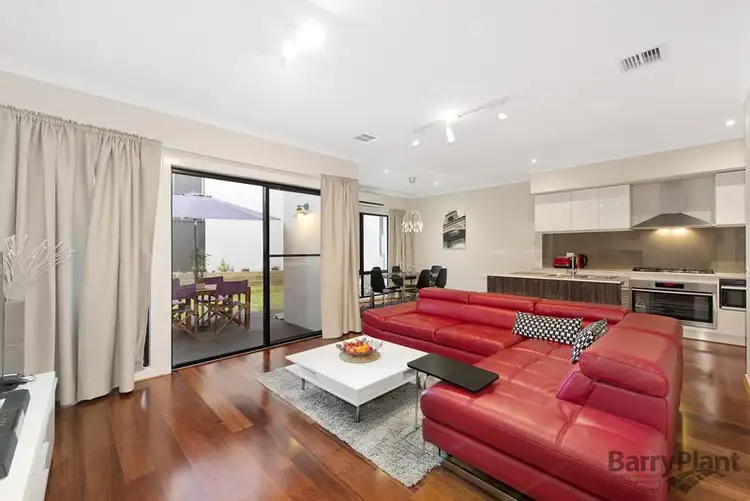 Second view of Homely house listing, 7 Zara Close, Bundoora VIC 3083