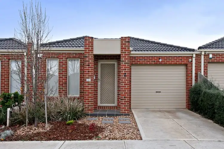 2/23 Red Robin Road, Truganina VIC 3029
