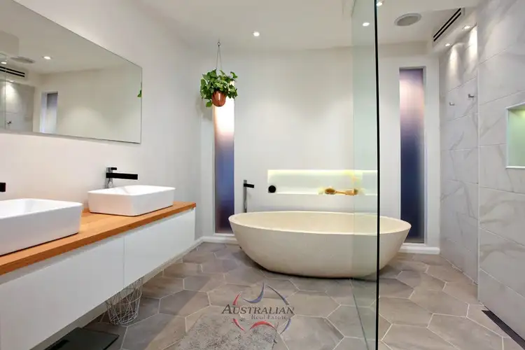 36 Arundel Park Drive, St Clair NSW 2759