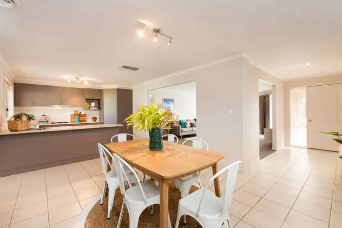 Fifth view of Homely house listing, 33 Canterbury Drive, Mildura VIC 3500