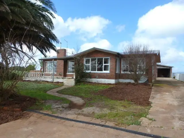 * Racecourse Road, Winnaleah TAS 7265