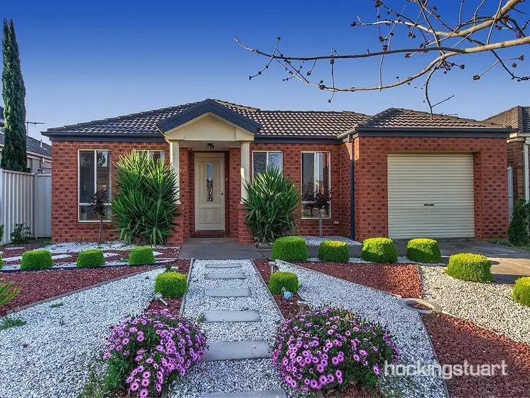 19 Nullabor Place, Caroline Springs VIC 3023