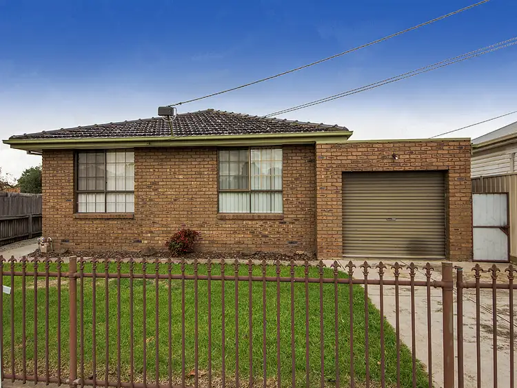 1/11 Hook Street, St Albans VIC 3021