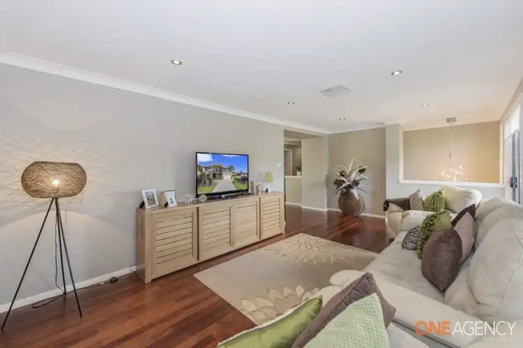 Sixth view of Homely house listing, 8 Taranaki Place, Macquarie Hills NSW 2285