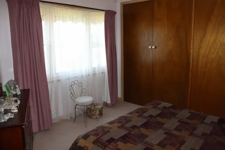 Fifth view of Homely house listing, 11 Olympic Parade, Kangaroo Flat VIC 3555