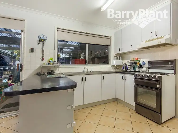 Fifth view of Homely house listing, 33 Currunghi Court, St Albans VIC 3021