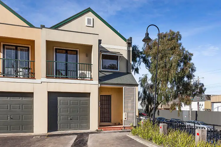 17 Taylor Mews, Kensington VIC 3031