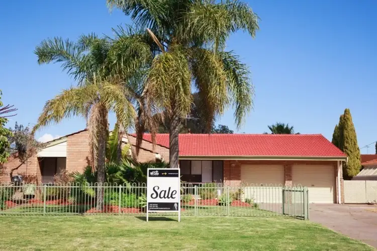 27 Blythwood Street, Dudley Park WA 6210