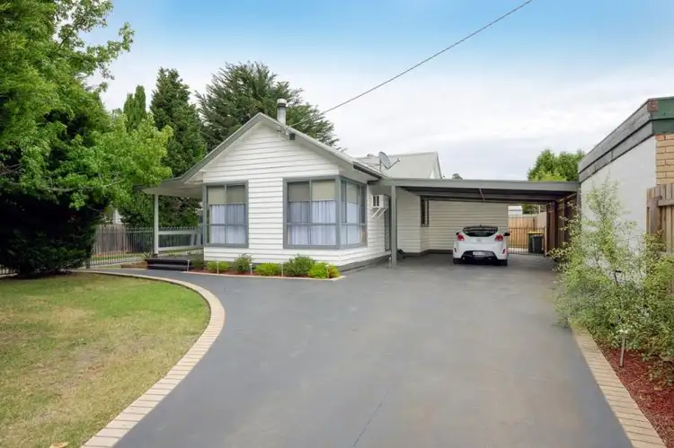 17 Macmeikan Street, Whittlesea VIC 3757