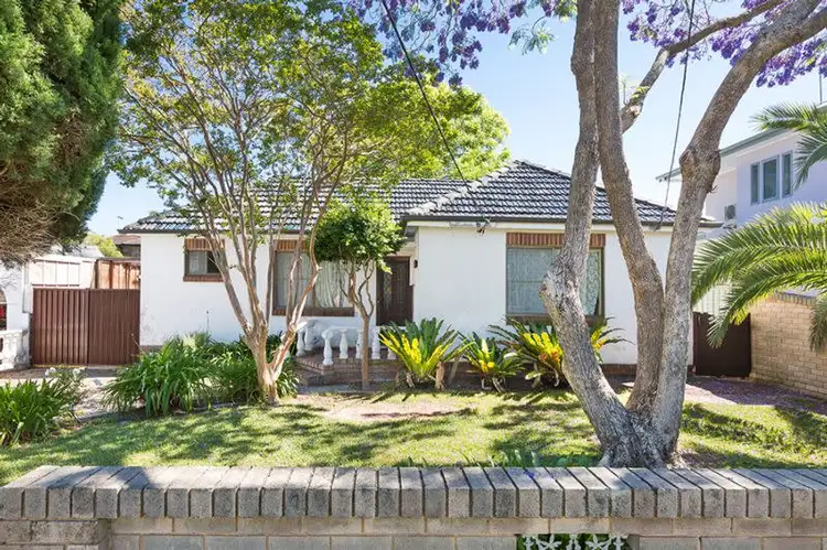 6 Edinburgh Crescent, Woolooware NSW 2230