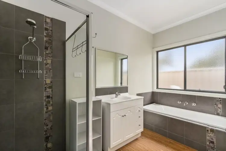Fifth view of Homely house listing, 3-122 Market Street, Sale VIC 3850