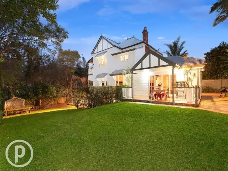 11 Hebe Street, Bardon QLD 4065