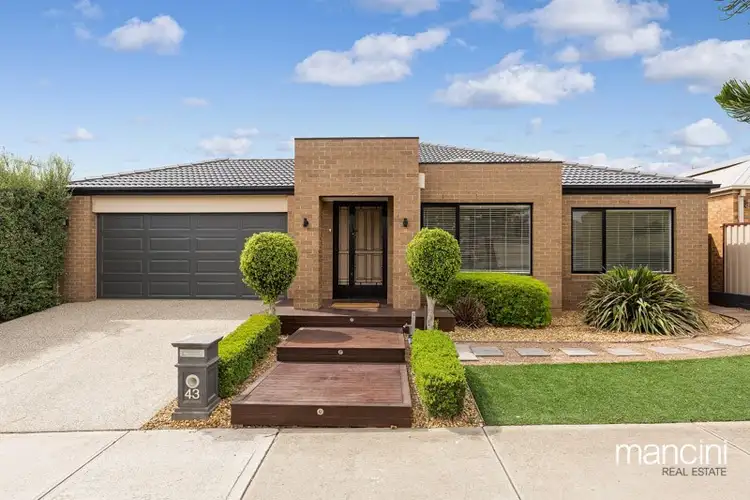 43 La Rochelle Boulevard, Point Cook VIC 3030