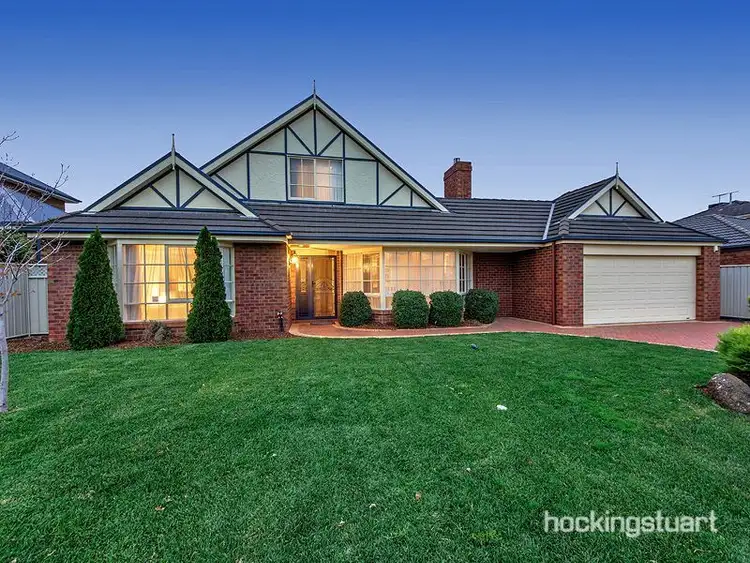 10 Lake Eyre, Caroline Springs VIC 3023