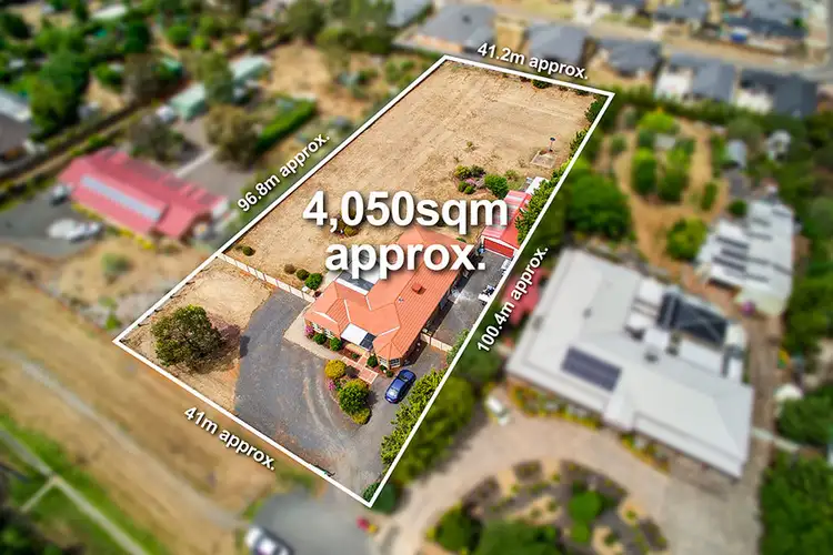 32 Gloaming Ride, Kurunjang VIC 3337