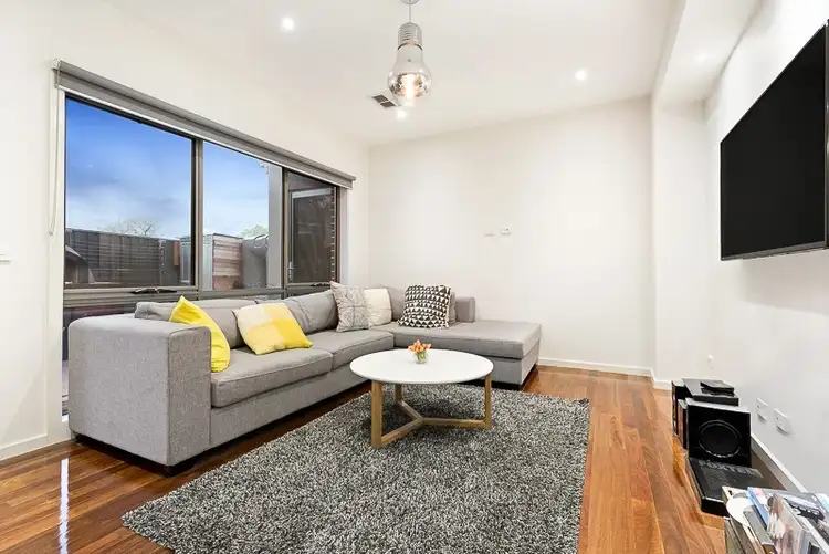 Fourth view of Homely townhouse listing, 1/10 Poplar Crescent, Bellfield VIC 3081