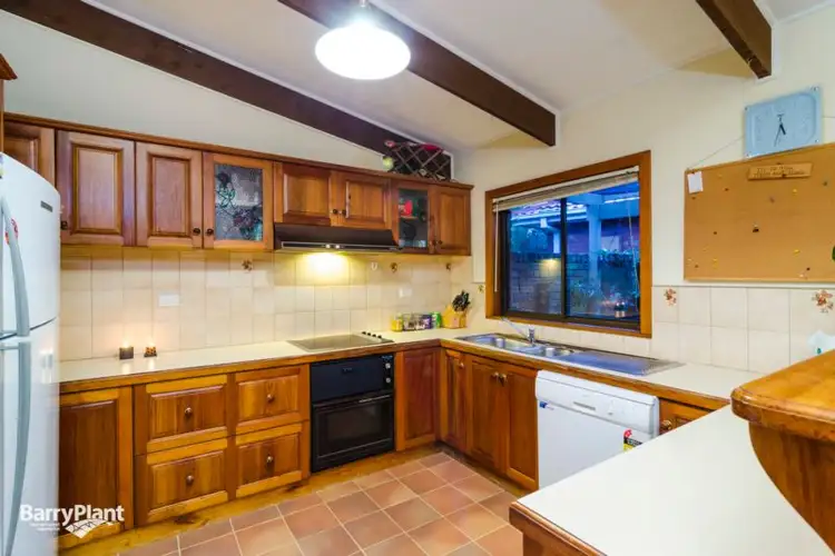 Fifth view of Homely house listing, 18 Eva Court, Seabrook VIC 3028