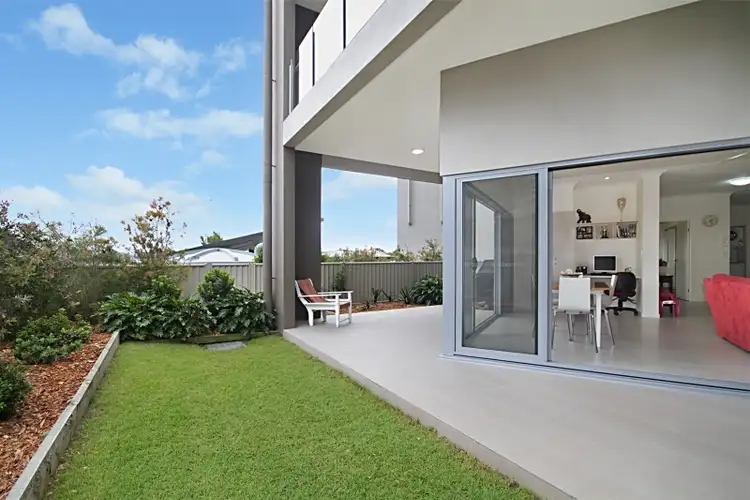 Main view of Homely unit listing, 2/52 Darlington Drive, Banora Point NSW 2486