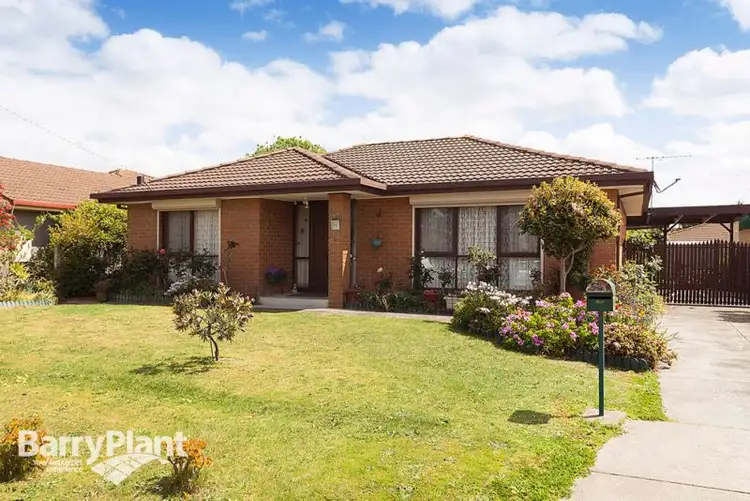 11 Sapphire Drive, Hampton Park VIC 3976