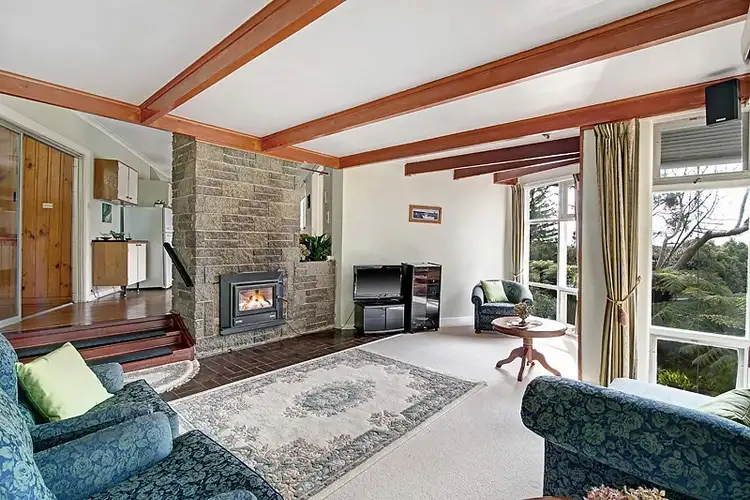 16 Summit Crescent, Ringwood North VIC 3134
