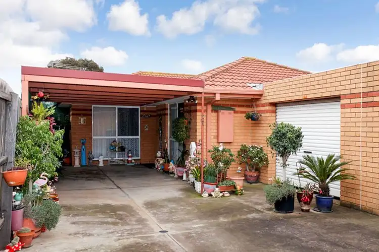 2/64 Orville Street, Altona Meadows VIC 3028