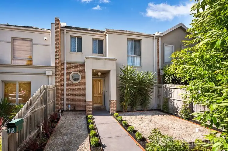 18 Mulsanne Lane, Bentleigh East VIC 3165