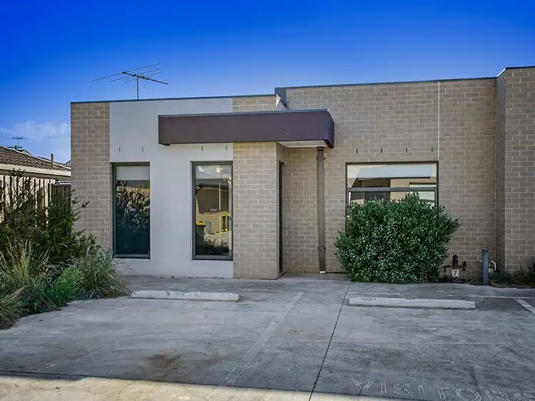 7/25 Deutgam Street, Werribee VIC 3030