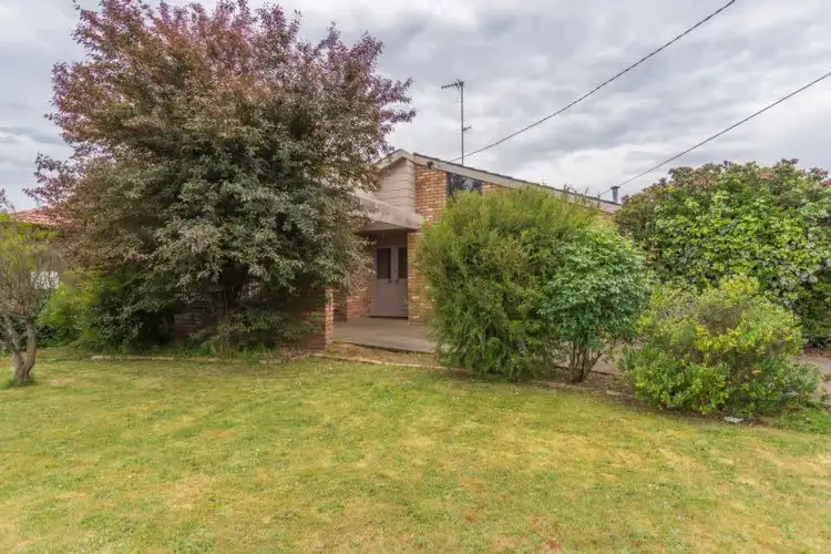 Second view of Homely house listing, 10 Edwards Crescent, Wendouree VIC 3355