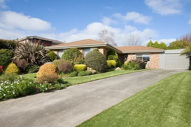 2 Phillips Court, Drouin VIC 3818