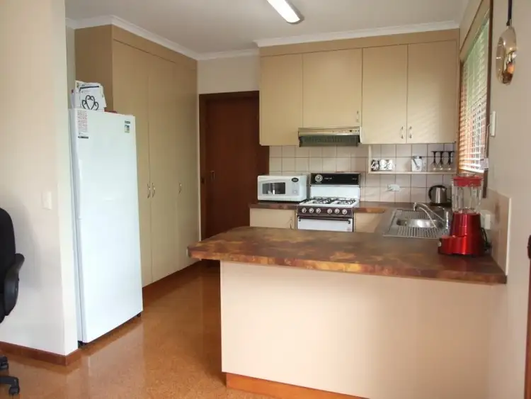 Second view of Homely house listing, 3 Harvey Court, Wangaratta VIC 3677