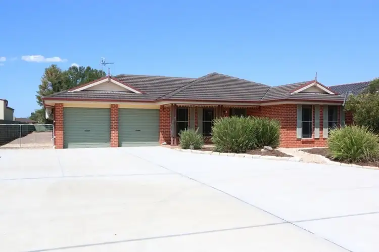 8 Scott Street, Wallalong NSW 2320