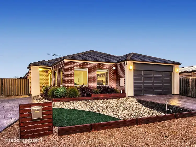 4 Dorcas Lane, Taylors Hill VIC 3037