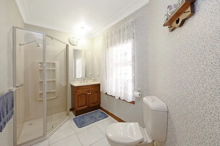 Fifth view of Homely house listing, 5 Lanyon Court, Lysterfield VIC 3156