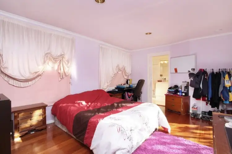 Sixth view of Homely house listing, 35 Barrington Crescent, Gladstone Park VIC 3043