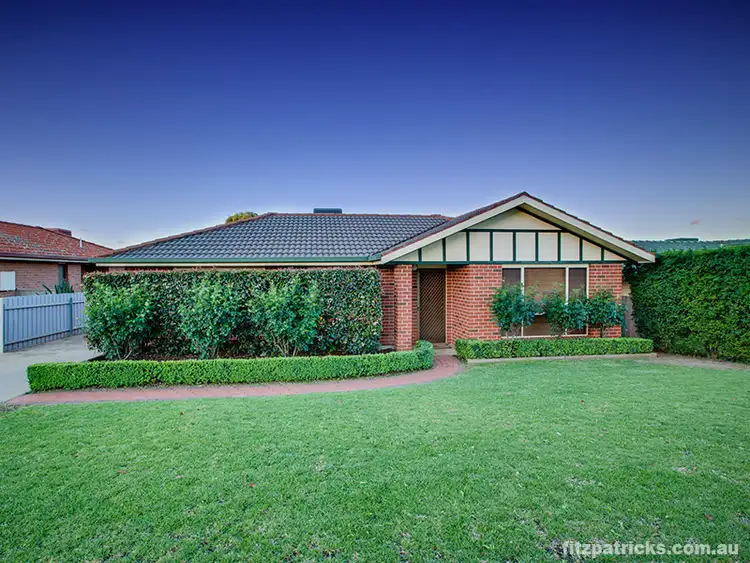 8 Kimba Drive, Glenfield Park NSW 2650