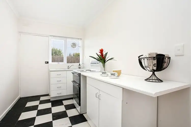 Sixth view of Homely unit listing, 2/17 Callander Road, Pascoe Vale VIC 3044
