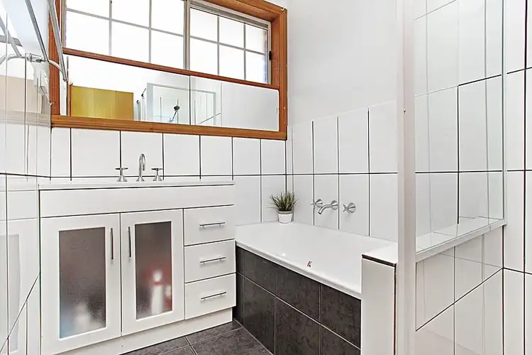 Sixth view of Homely house listing, 2/7 Berkeley Crescent, Altona North VIC 3025