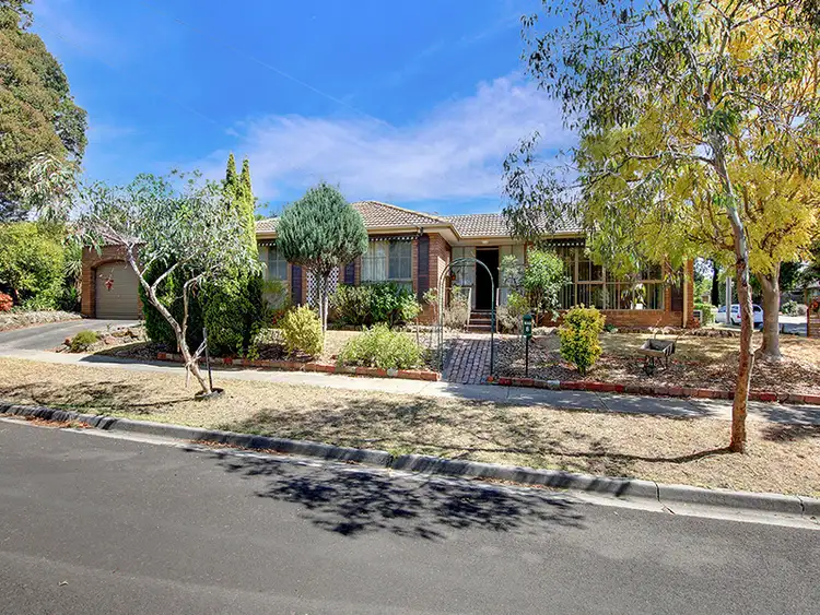 8 Cullan Place, Frankston VIC 3199