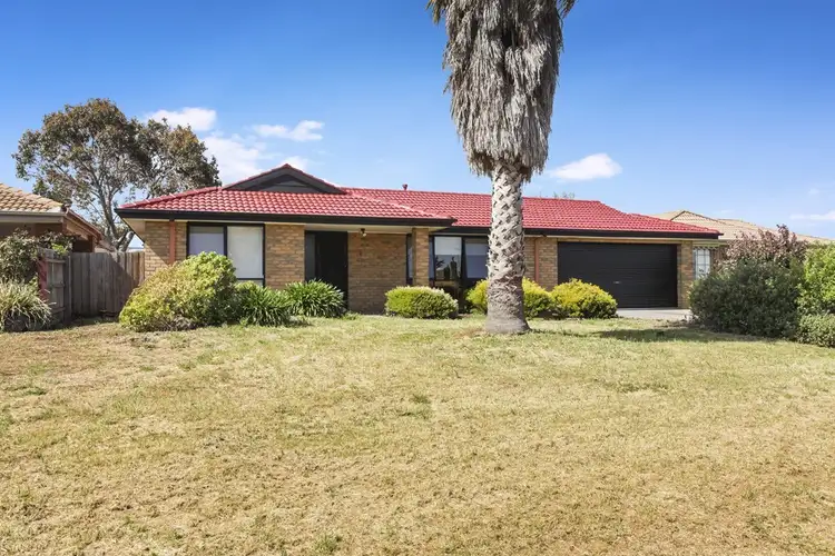 6 Evelyn Close, Melton West VIC 3337