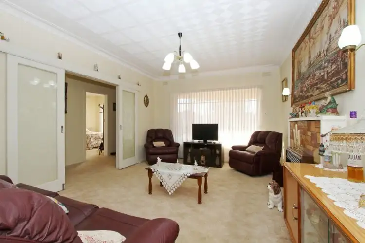 Fifth view of Homely house listing, 1 Kingsley Court, Thomastown VIC 3074