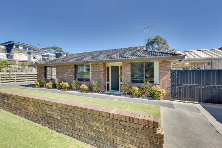 1/4 Mchaffie Drive, Cowes VIC 3922